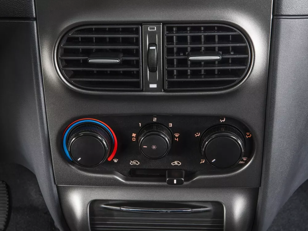Автомобиль Fiat Strada I Рестайлинг 3 Пикап Полуторная кабина