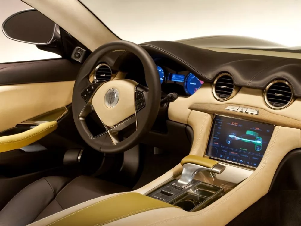 Автомобиль Fisker Karma Седан
