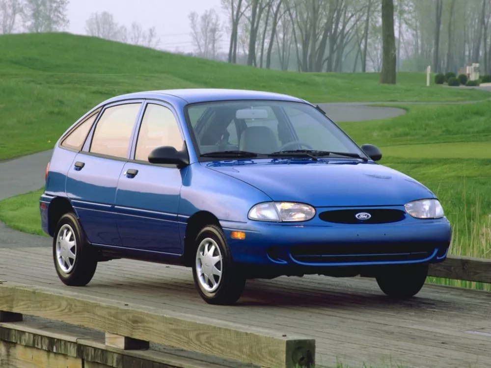 Автомобиль Ford Aspire Хэтчбек (5 дверей)