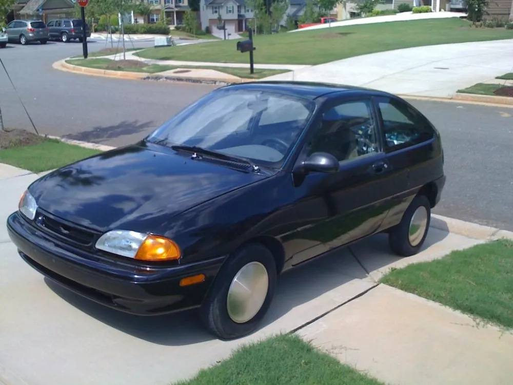 Автомобиль Ford Aspire Хэтчбек (3 двери)