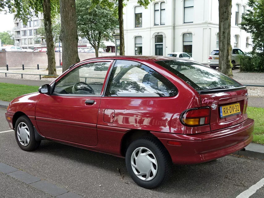 Автомобиль Ford Aspire Хэтчбек (3 двери)
