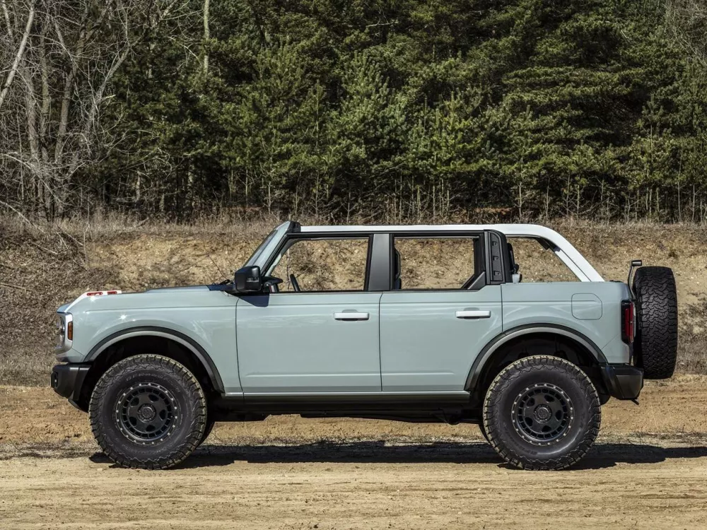 Автомобиль Ford Bronco VI Внедорожник (5 дверей)