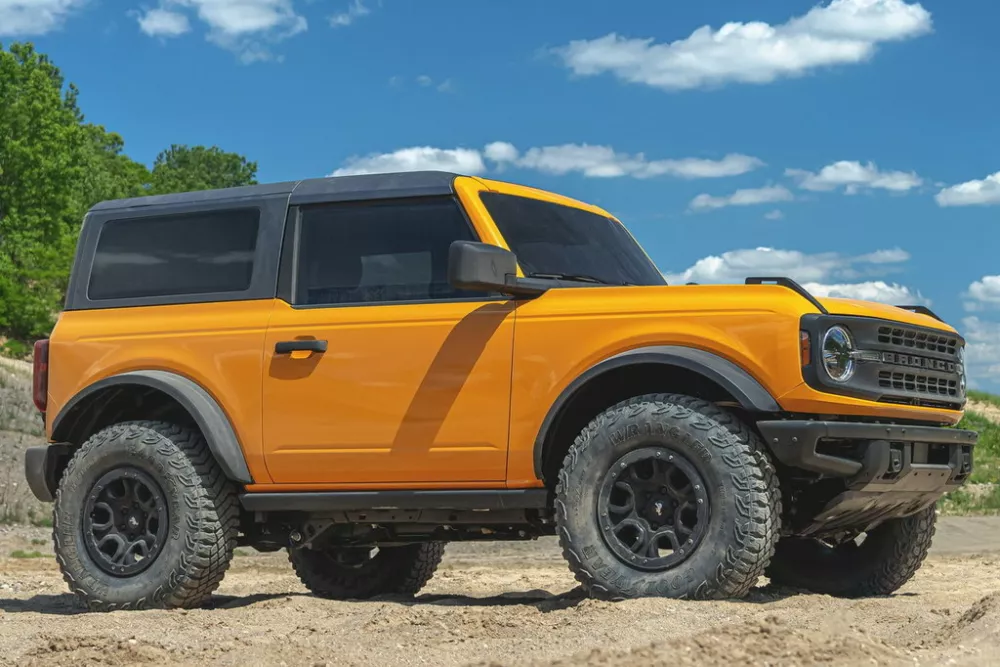 Автомобиль Ford Bronco VI Внедорожник (3 двери)