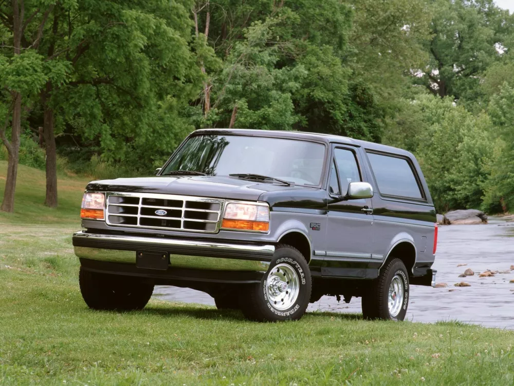 Автомобиль Ford Bronco V Внедорожник (3 двери)