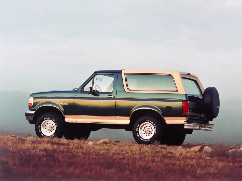 Автомобиль Ford Bronco V Внедорожник (3 двери)