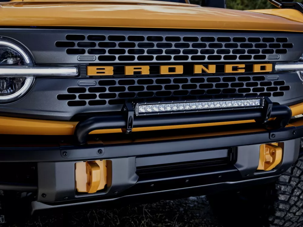 Автомобиль Ford Bronco VI Внедорожник (3 двери)