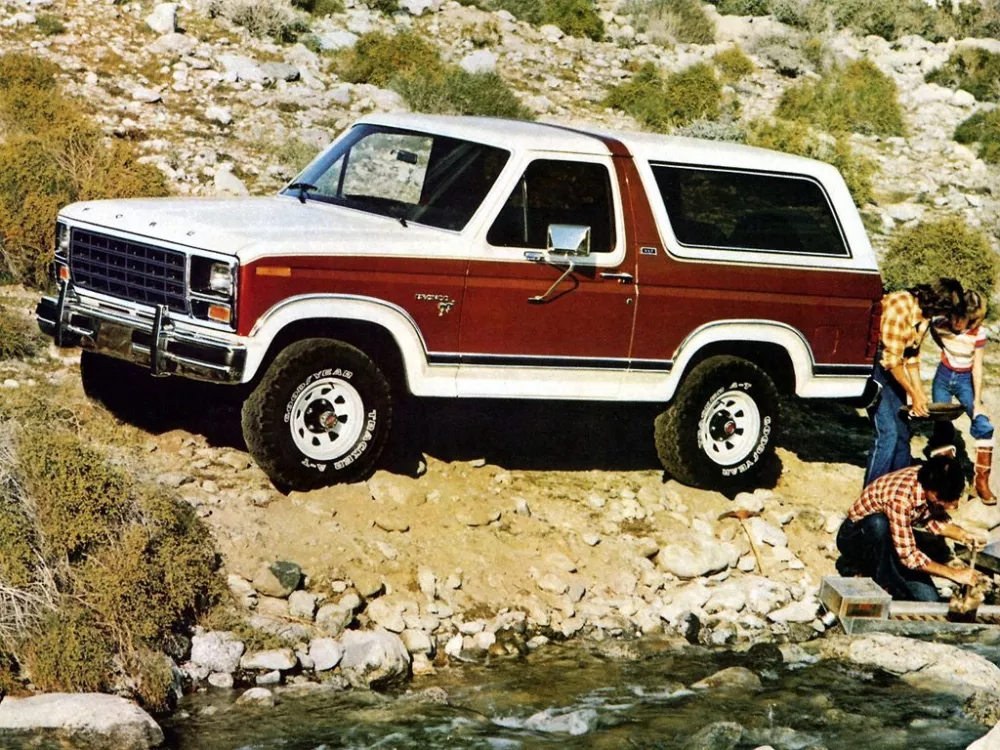 Автомобиль Ford Bronco III Внедорожник (3 двери)