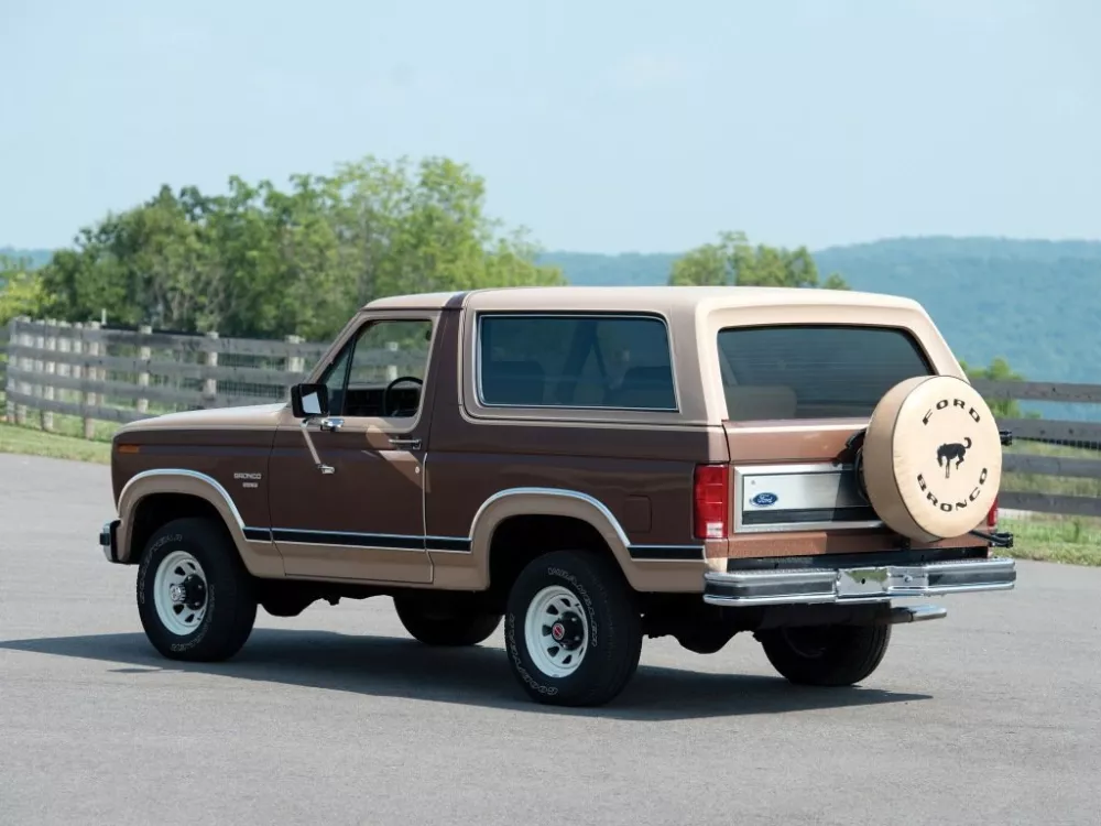 Автомобиль Ford Bronco III Внедорожник (3 двери)
