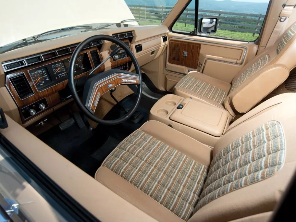 Автомобиль Ford Bronco III Внедорожник (3 двери)