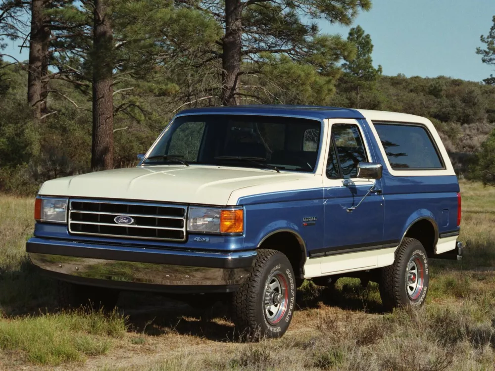 Автомобиль Ford Bronco IV Внедорожник (3 двери)
