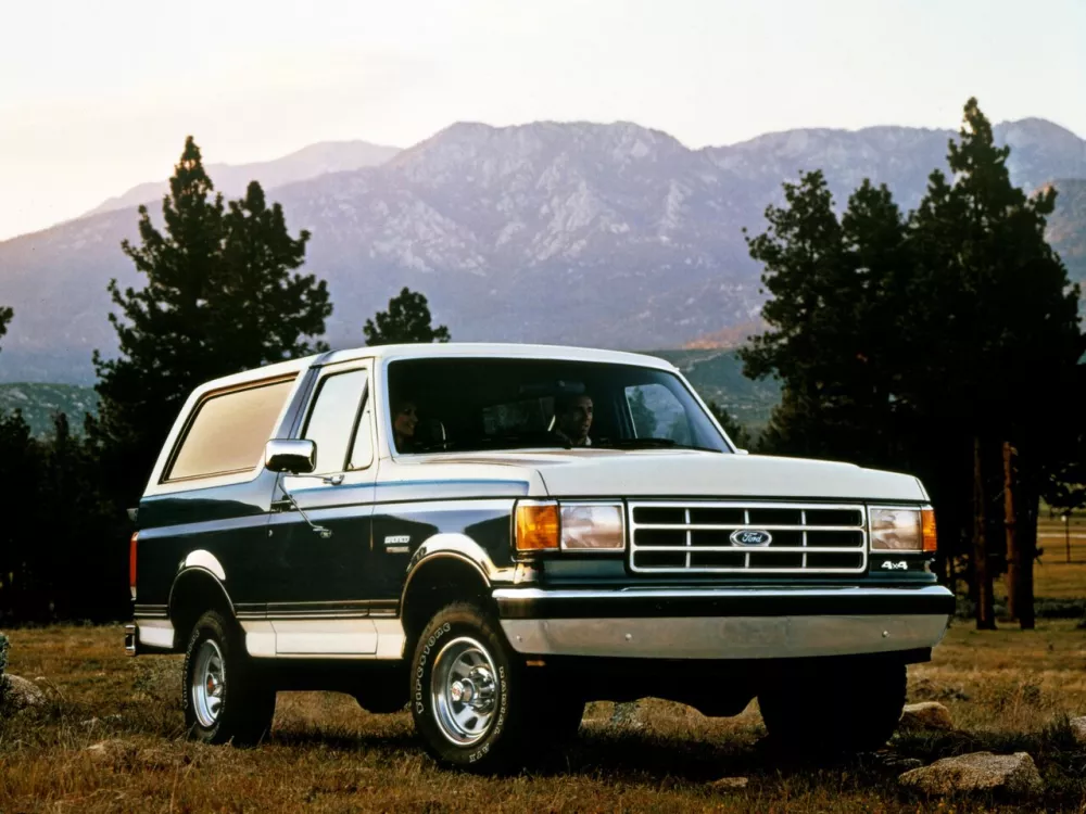 Автомобиль Ford Bronco IV Внедорожник (3 двери)