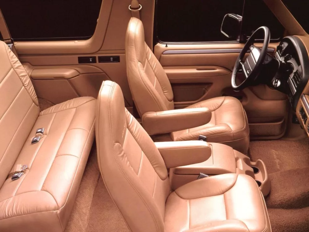 Автомобиль Ford Bronco IV Внедорожник (3 двери)