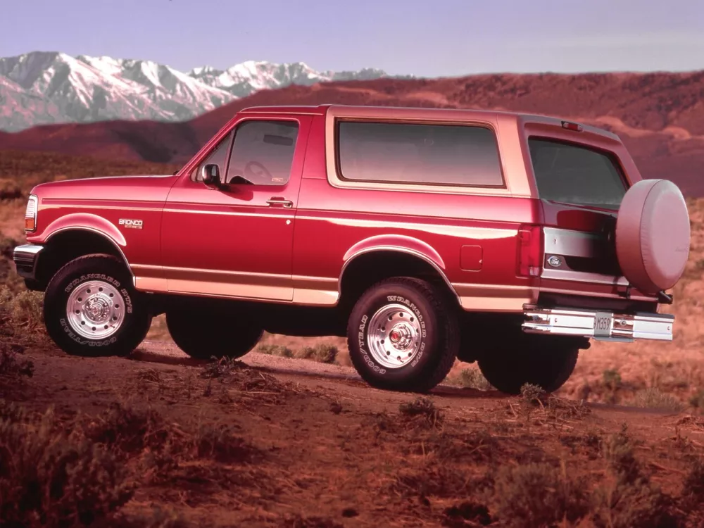 Автомобиль Ford Bronco V Внедорожник (3 двери)