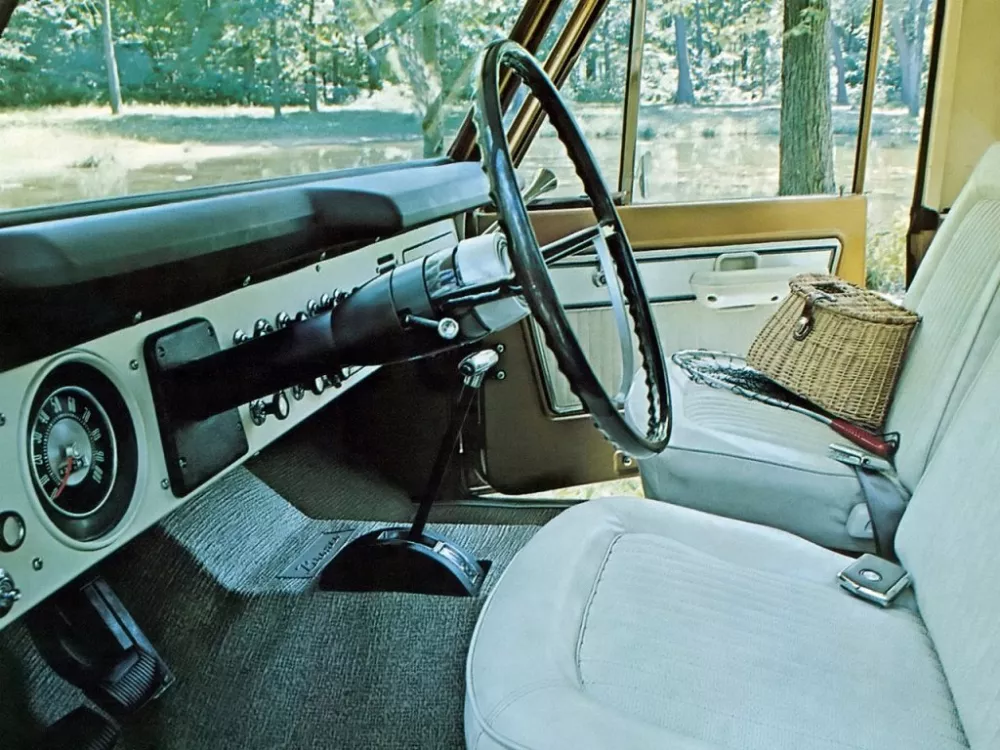 Автомобиль Ford Bronco I Внедорожник (3 двери)