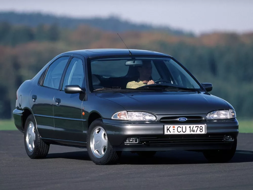 Автомобиль Ford Contour I Седан