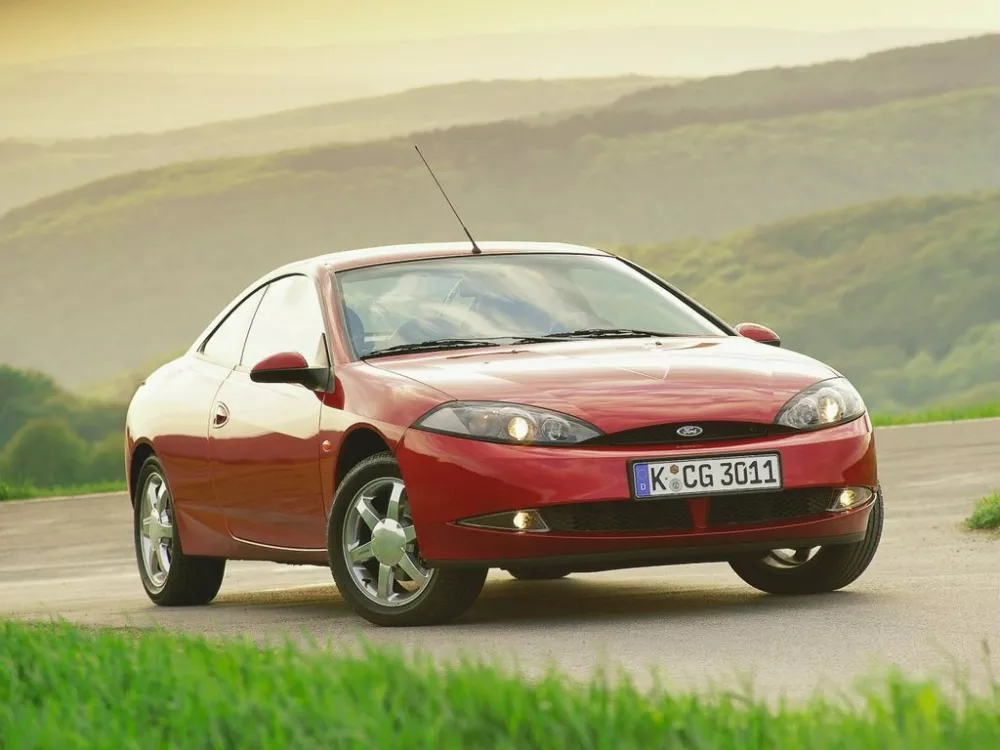 Автомобиль Ford Cougar Купе