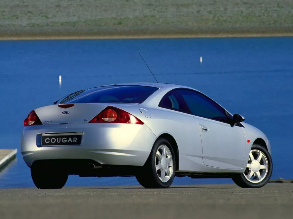Автомобиль Ford Cougar Купе