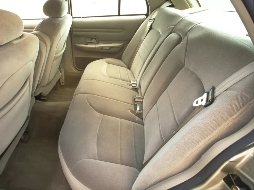 Автомобиль Ford Crown Victoria II Седан