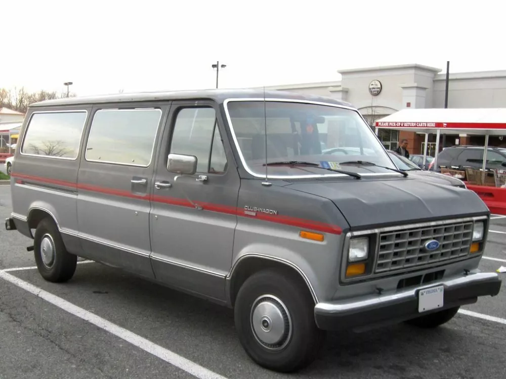 Автомобиль Ford Econoline III Минивэн