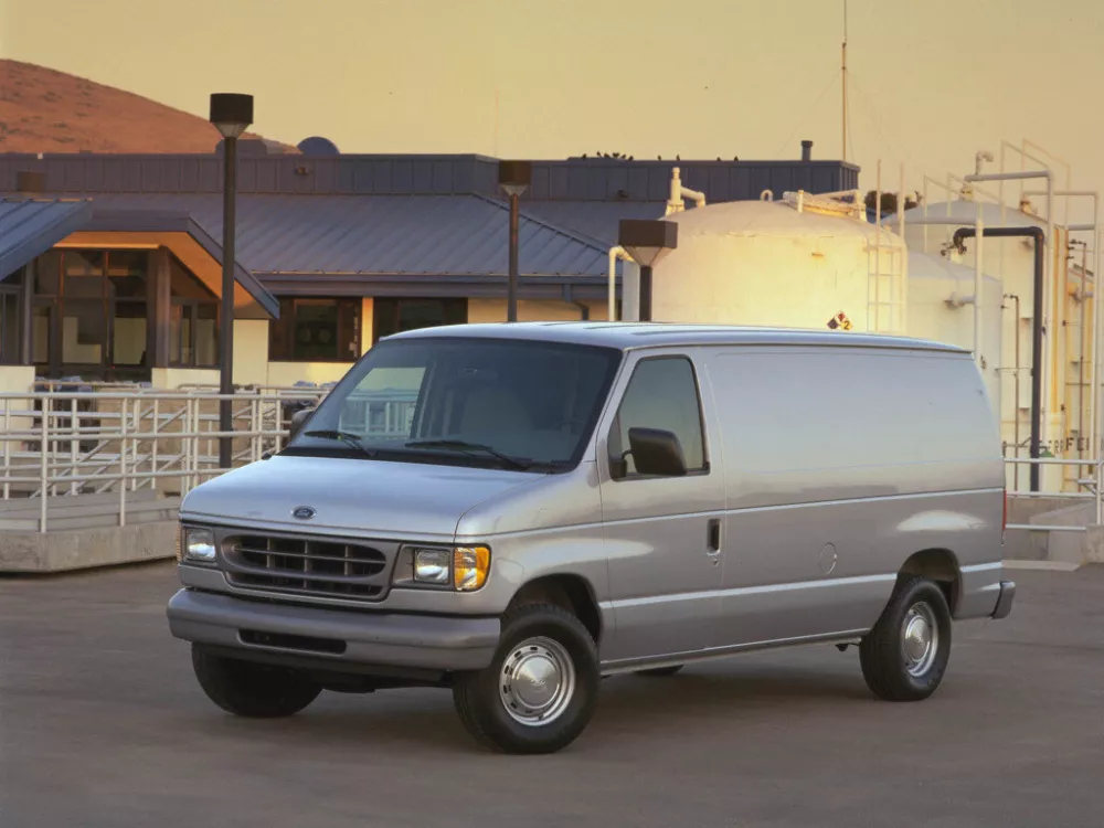 Автомобиль Ford Econoline IV Фургон