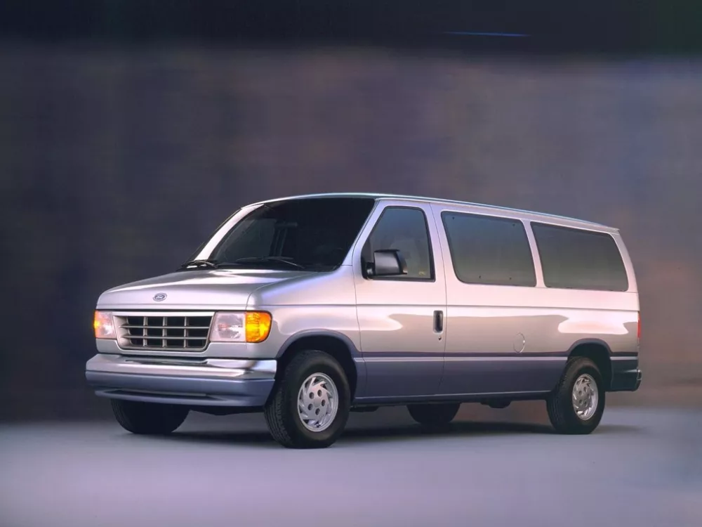 Автомобиль Ford Econoline IV Минивэн