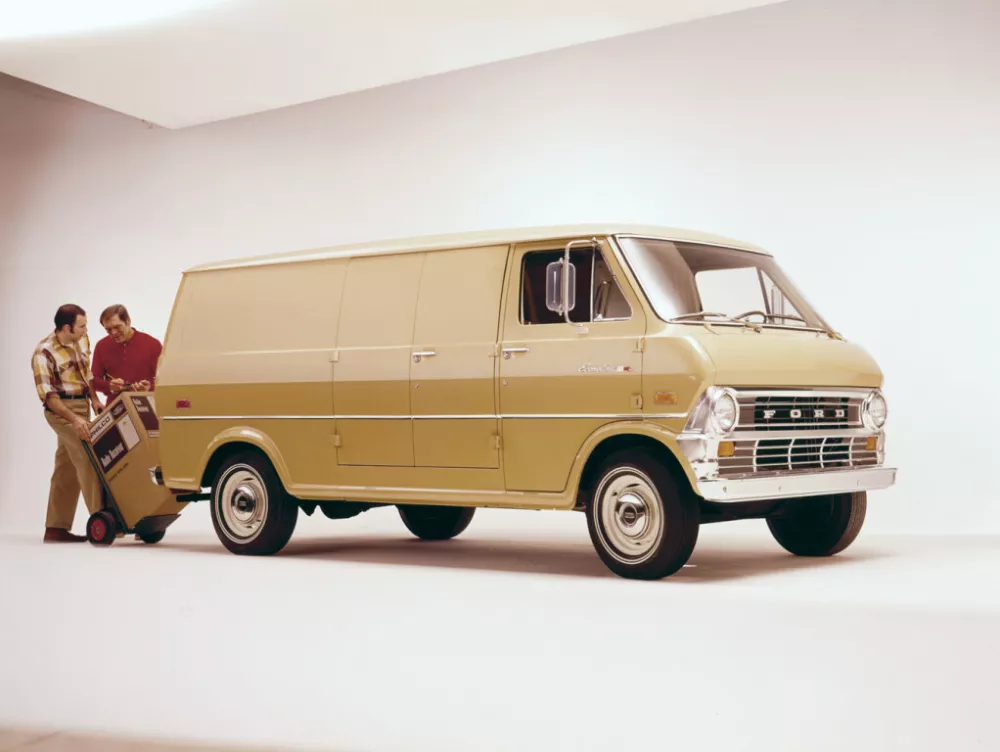 Автомобиль Ford Econoline II Фургон