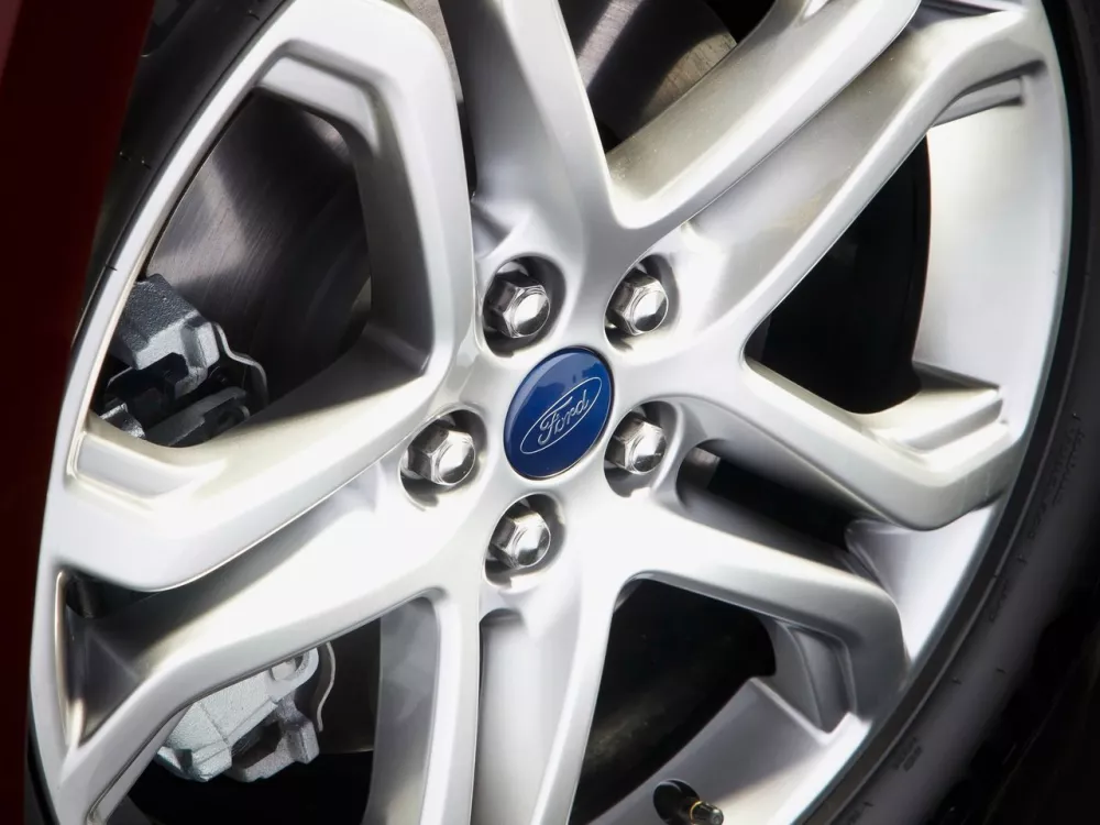 Автомобиль Ford Edge II Внедорожник (5 дверей)