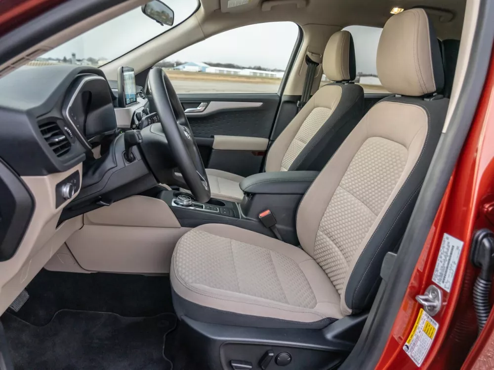Автомобиль Ford Escape IV Внедорожник (5 дверей)