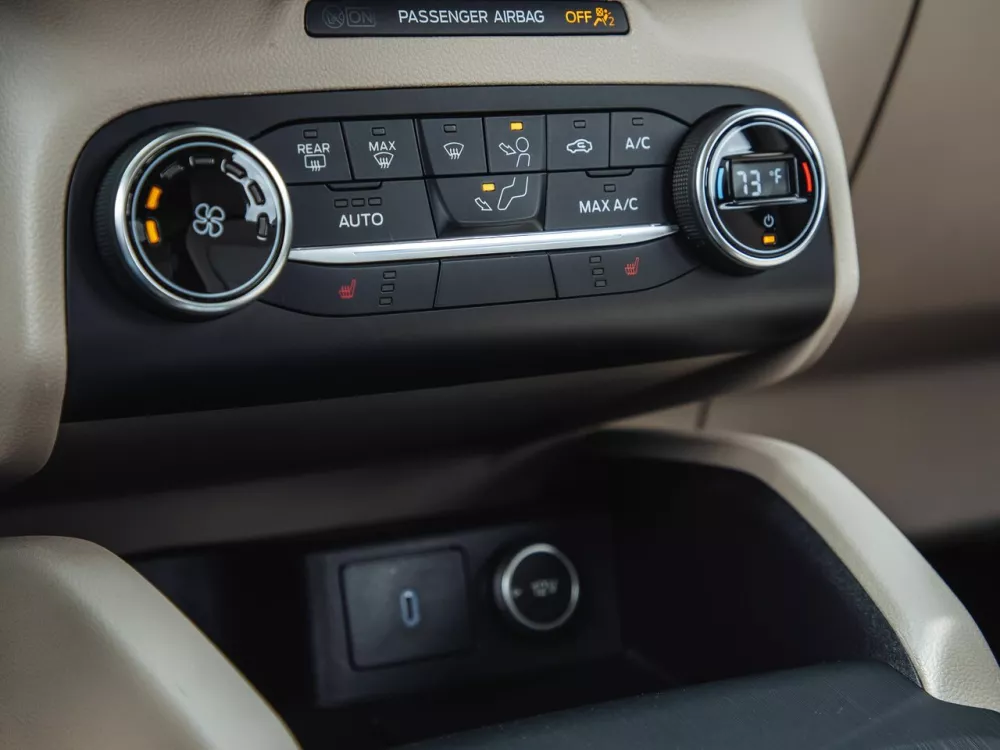 Автомобиль Ford Escape IV Внедорожник (5 дверей)