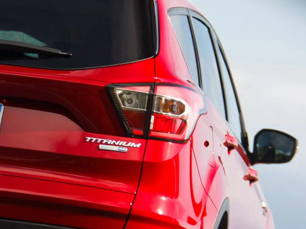 Автомобиль Ford Escape III Рестайлинг Внедорожник (5 дверей)
