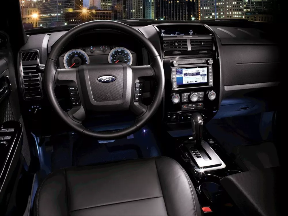 Автомобиль Ford Escape II Внедорожник (5 дверей)