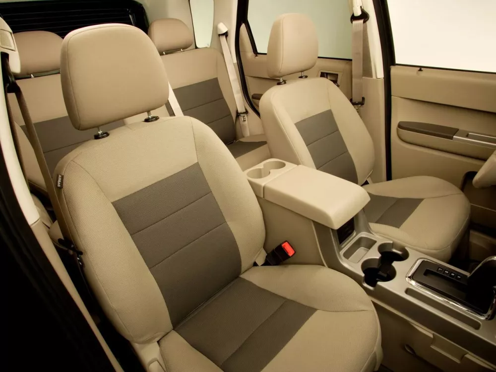 Автомобиль Ford Escape II Внедорожник (5 дверей)
