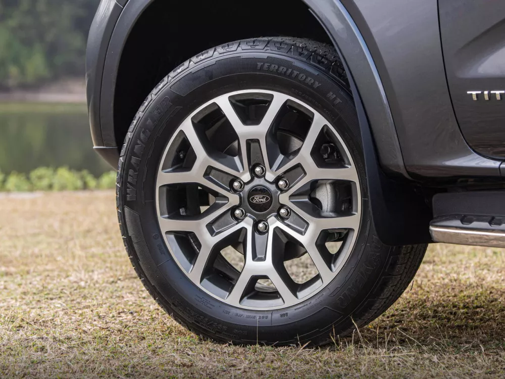 Автомобиль Ford Everest III Внедорожник (5 дверей)