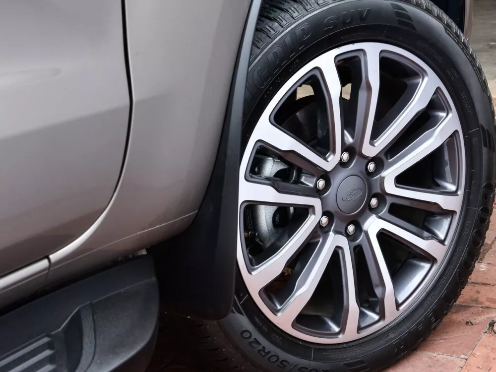 Автомобиль Ford Everest II Рестайлинг Внедорожник (5 дверей)