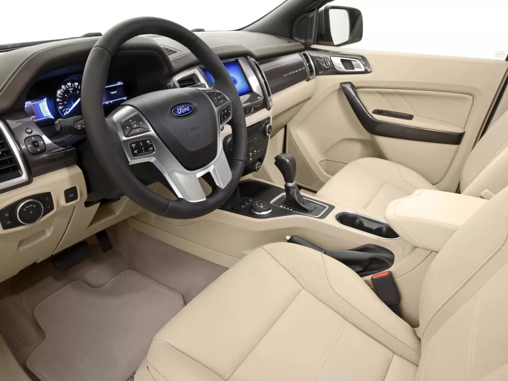 Автомобиль Ford Everest II Внедорожник (5 дверей)