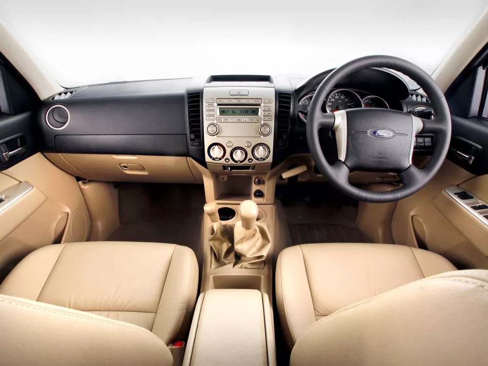 Автомобиль Ford Everest I Рестайлинг 2 Внедорожник (5 дверей)
