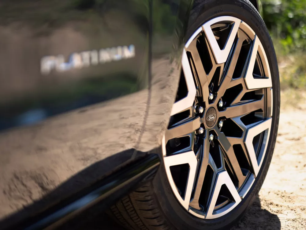 Автомобиль Ford Expedition V Внедорожник (5 дверей) MAX