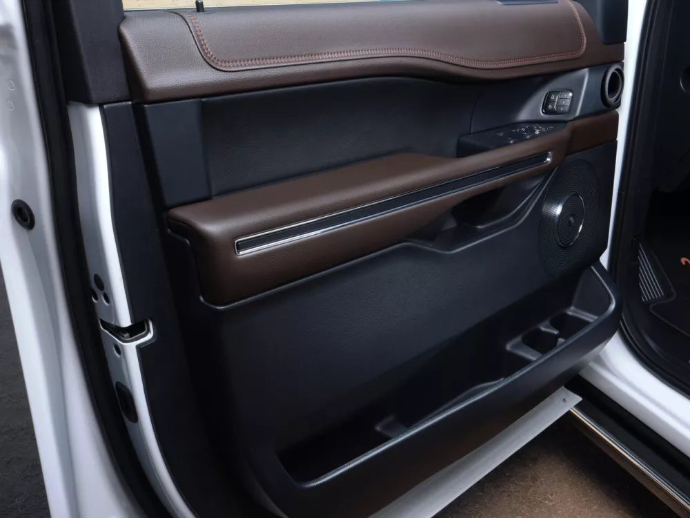 Автомобиль Ford Expedition IV Внедорожник (5 дверей)