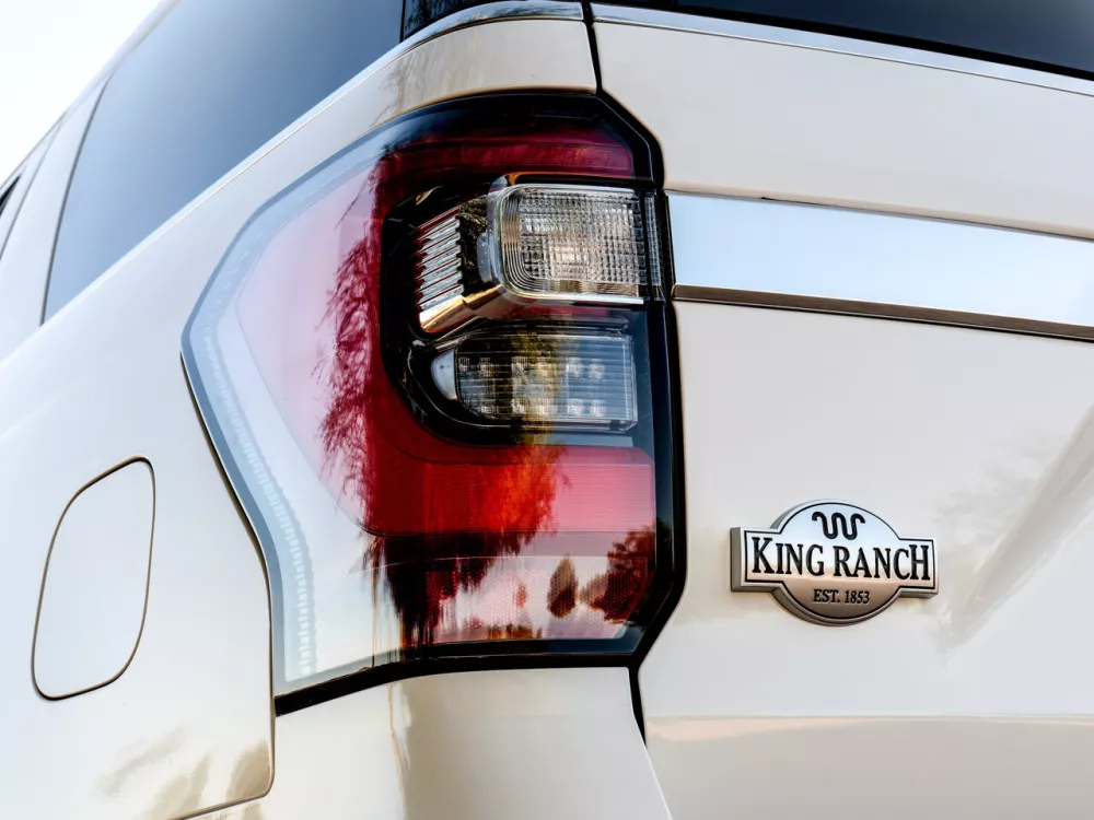 Автомобиль Ford Expedition IV Внедорожник (5 дверей)