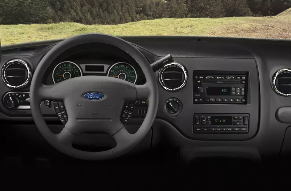 Автомобиль Ford Expedition II Внедорожник (5 дверей)