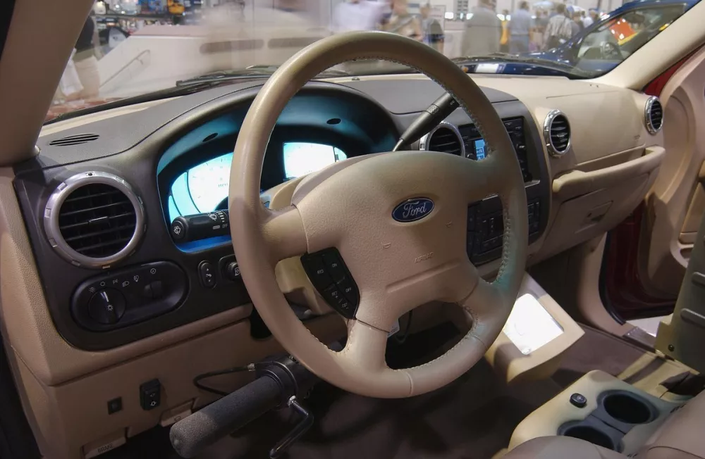 Автомобиль Ford Expedition II Внедорожник (5 дверей)