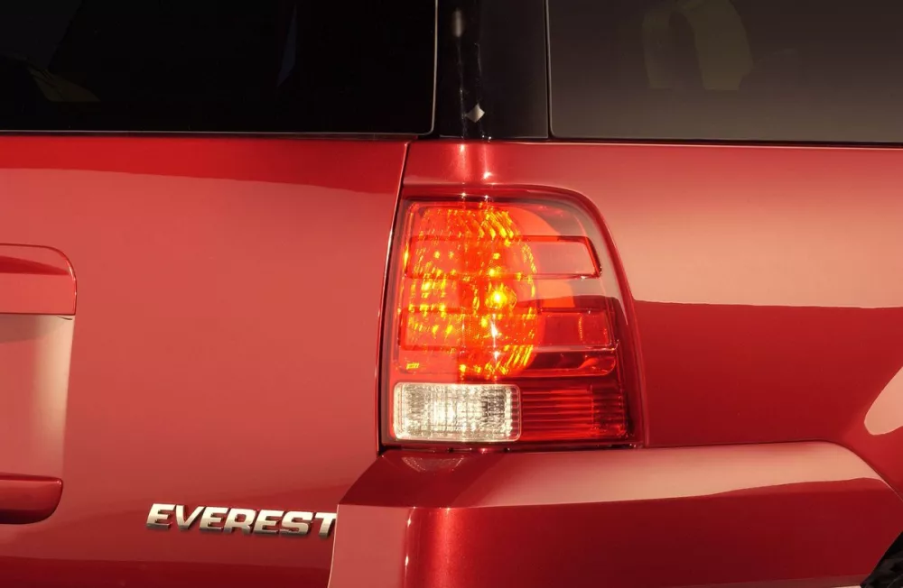 Автомобиль Ford Expedition II Внедорожник (5 дверей)