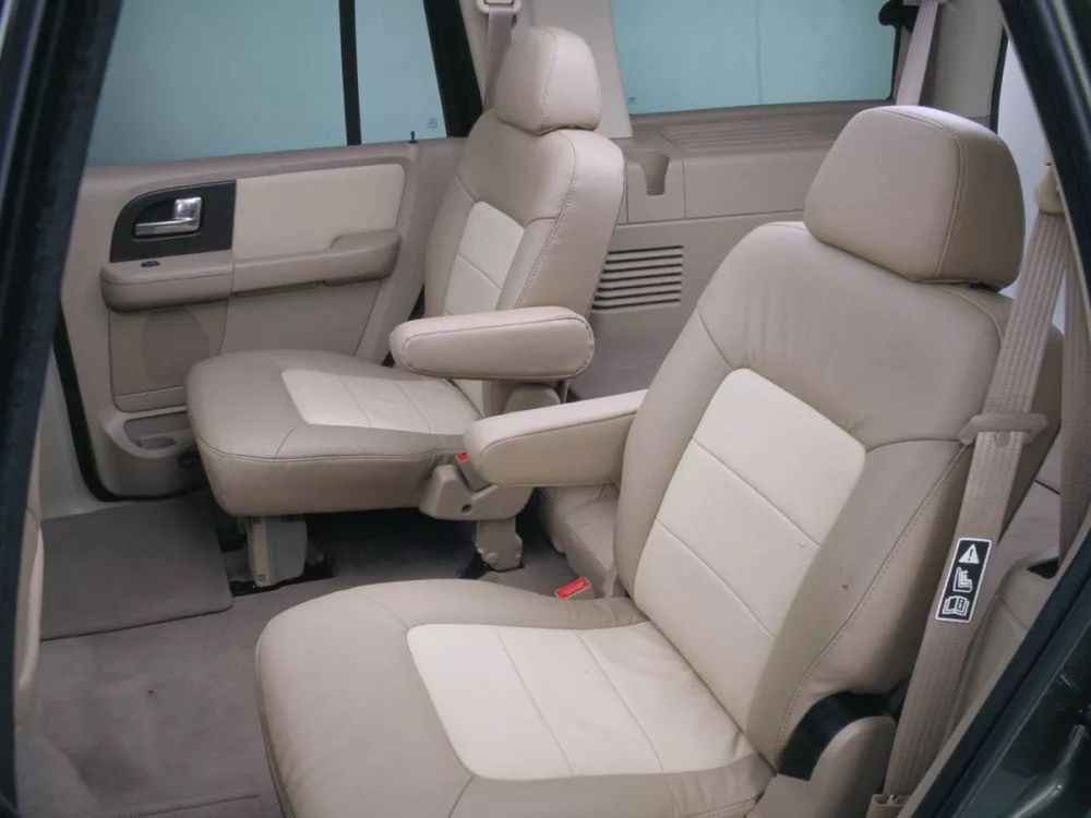 Автомобиль Ford Expedition II Внедорожник (5 дверей)