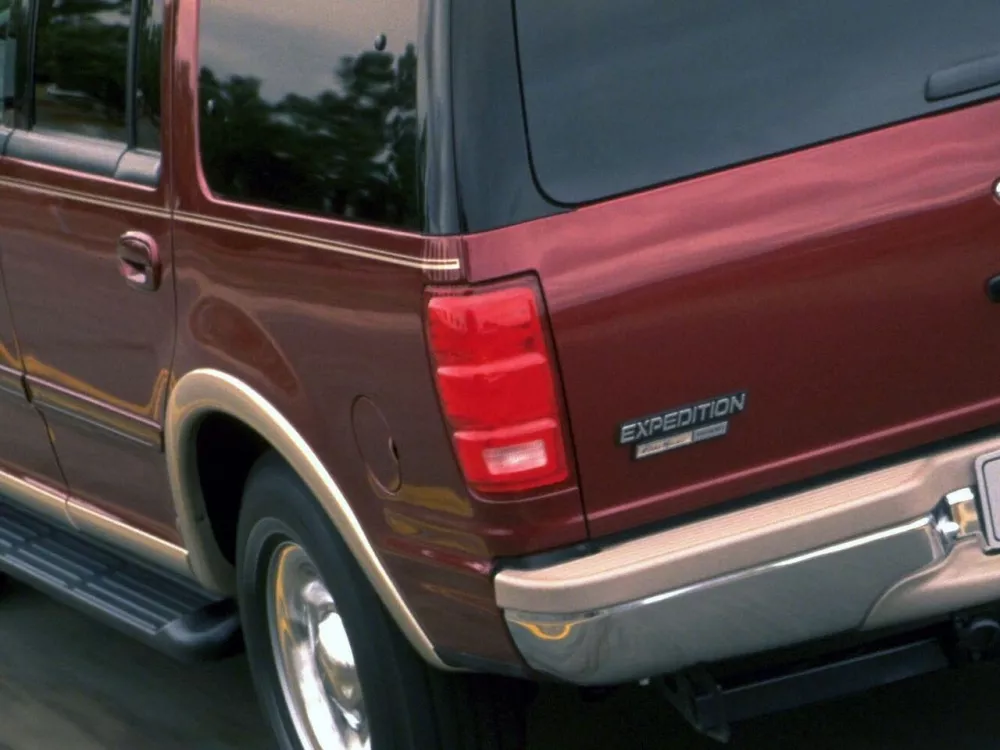 Автомобиль Ford Expedition I Внедорожник (5 дверей)