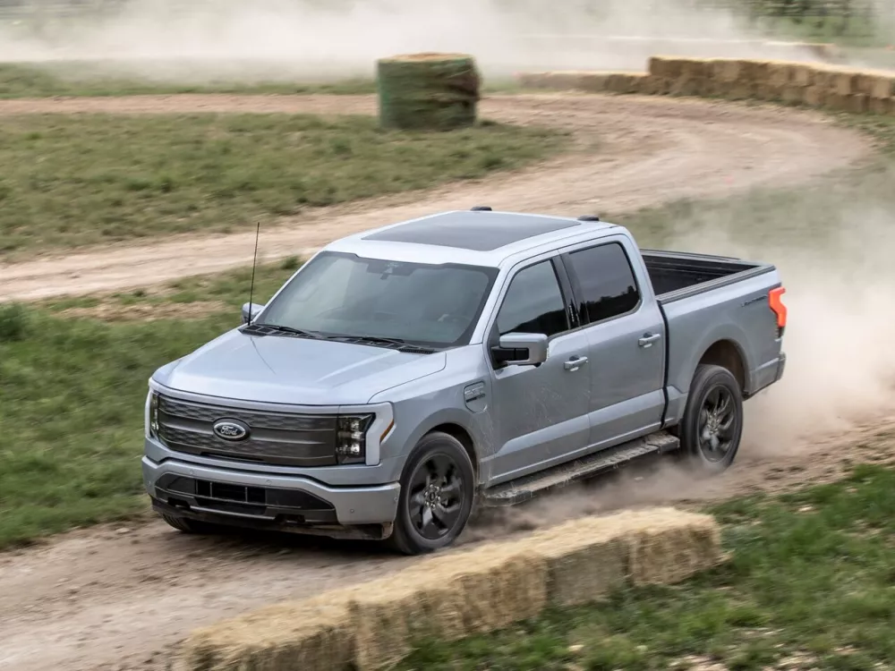 Автомобиль Ford F-150 XIV Пикап Двойная кабина Lightning