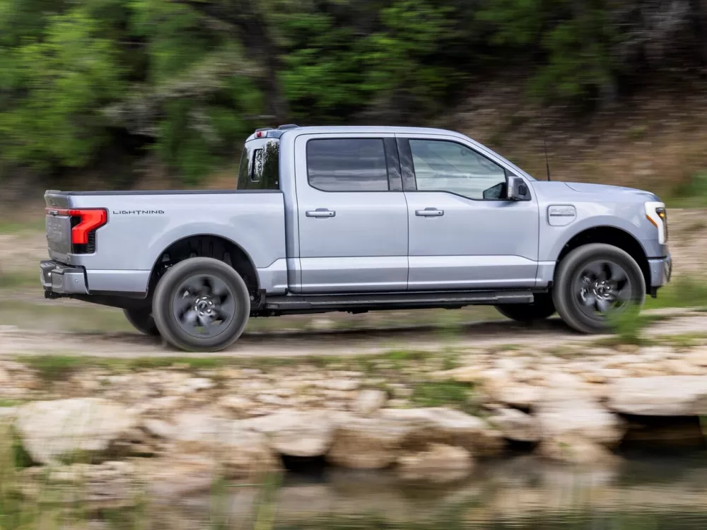 Автомобиль Ford F-150 XIV Пикап Двойная кабина Lightning