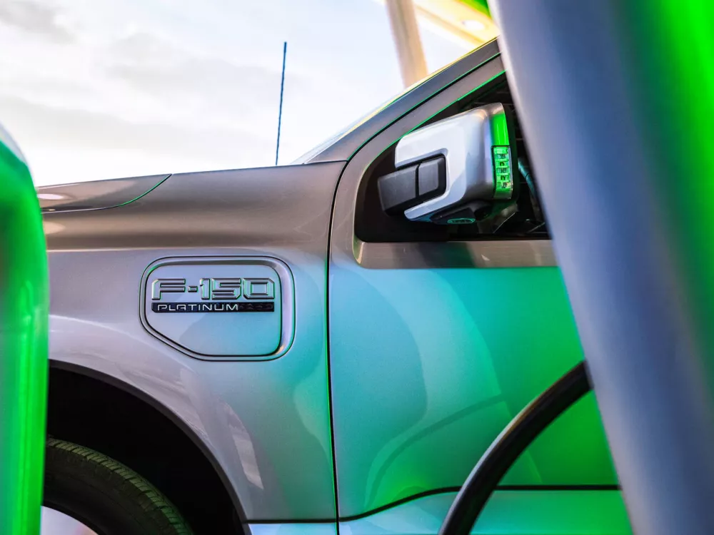 Автомобиль Ford F-150 XIV Пикап Двойная кабина Lightning