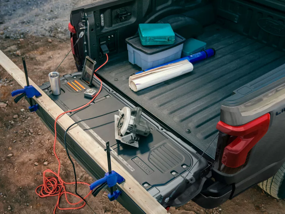 Автомобиль Ford F-150 XIV Пикап Двойная кабина Lightning