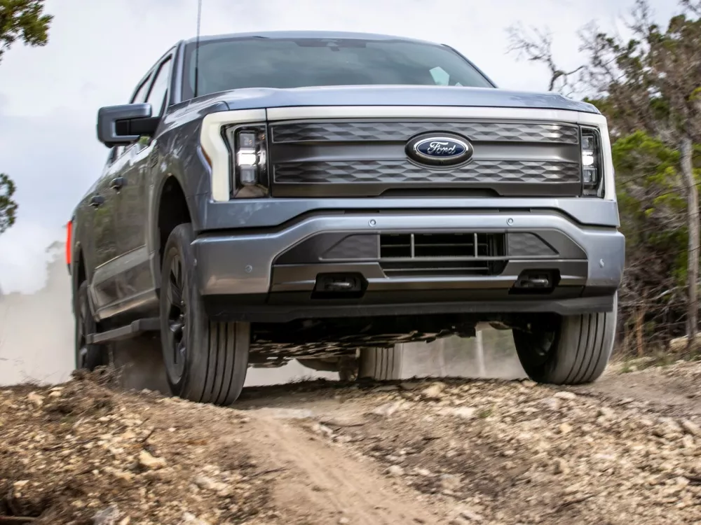 Автомобиль Ford F-150 XIV Пикап Двойная кабина Lightning