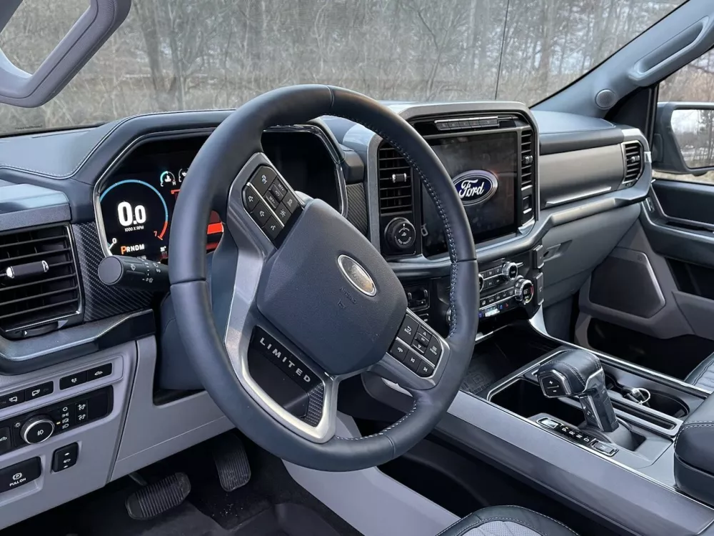 Автомобиль Ford F-150 XIV Пикап Полуторная кабина Super Cab